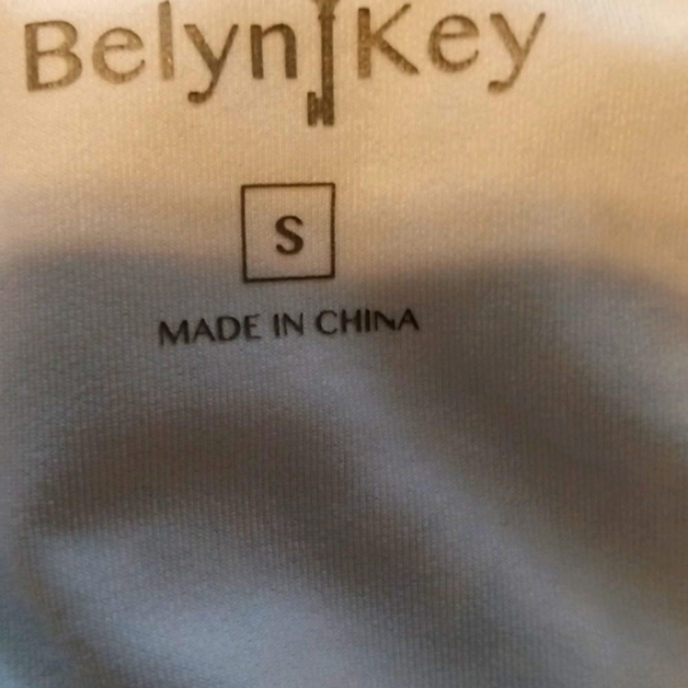 Belyn Key Women's golf skirt White with green leaf pattern Small - Picture 7 of 7